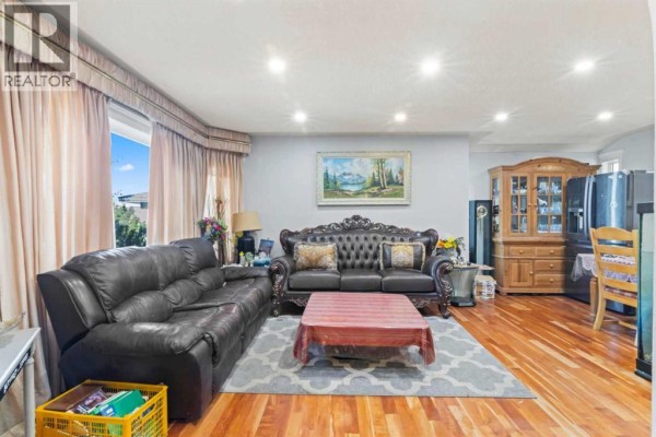 Family room - 52 Edgepark Road Nw, Calgary, AB T3A4P8 Photo 4