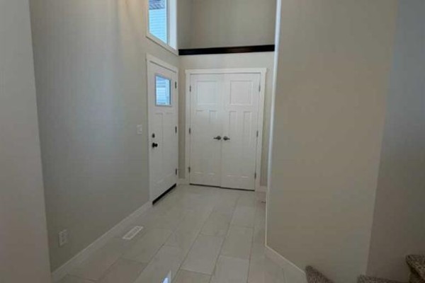 4pc Bathroom - 52 Emmett Crescent, Red Deer, AB T4P3G8 Photo 4