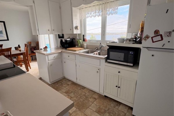 Bedroom - 52 Grand Bay Road, Port Aux Basques, NL A0M1C0 Photo 4