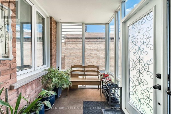 Family room - 52 Newdale Place, Brampton, ON L6S5Z3 Photo 4