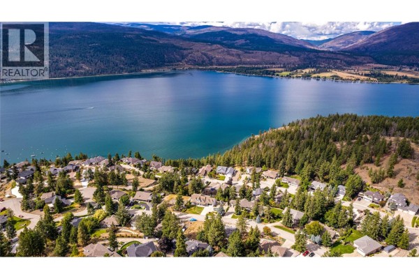 52 Peregrine Way, Vernon, BC V1H1E4 Photo 2