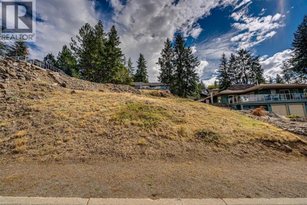 52 Peregrine Way, Vernon, BC V1H1E4 Photo 4