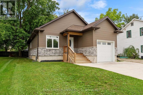 52 Queen Street, Huron East