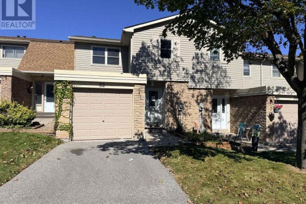 52 Robbie Crescent, Ajax