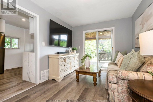 52 Stapleton Avenue N, Hamilton, ON, photo 3