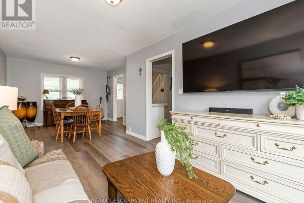 52 Stapleton Avenue N, Hamilton, ON L8H3N5 Photo 5