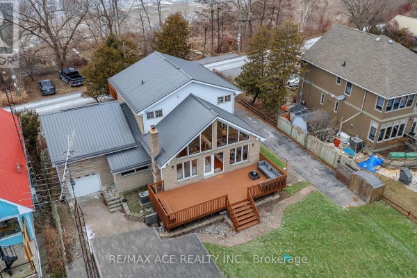 52 West Beach Road, Clarington