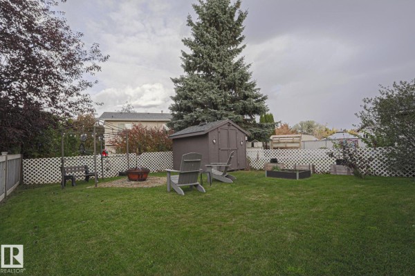 Primary Bedroom - 52 Westlake Dr, Spruce Grove, AB T7X1X9 Photo 5