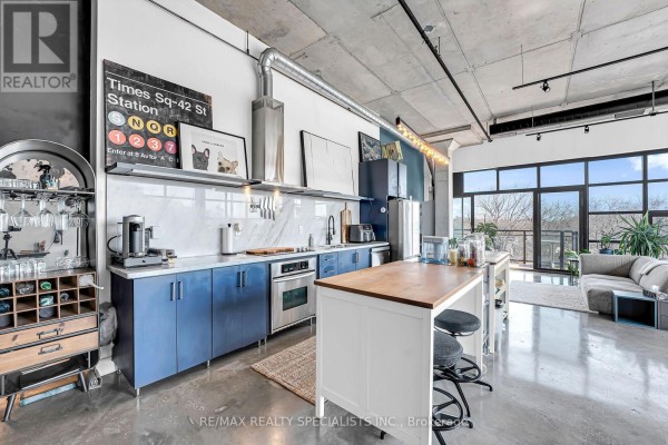 Kitchen - 520 - 68 Broadview Avenue, Toronto, ON M4M2E8 Photo 5