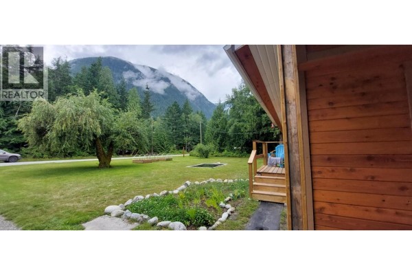 Primary Bedroom - 520 Tonquin Road, Bella Coola, BC V0T1C0 Photo 4