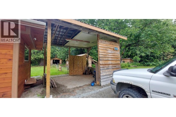 Office - 520 Tonquin Road, Bella Coola, BC V0T1C0 Photo 5