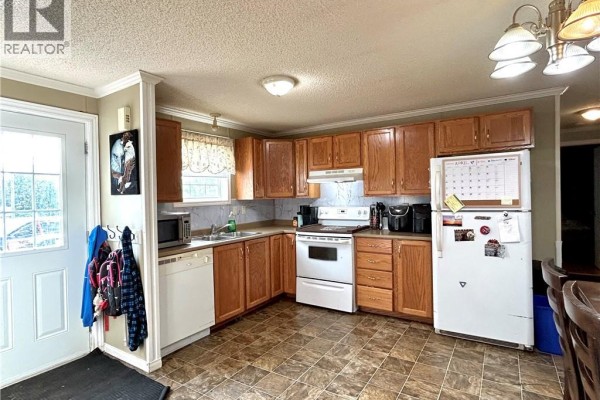 Kitchen/Dining room - 5201 Route 117, Baie Sainte Anne, NB E9A1C3 Photo 5
