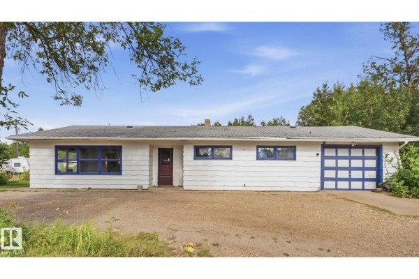 Bedroom 3 - 52012 Hwy 21, Rural Strathcona County, AB T8B1J6 Photo 3