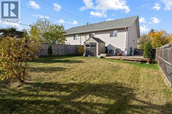 4pc Bathroom - 5203 41 Street, Camrose, AB T4V0Z7 Photo 2