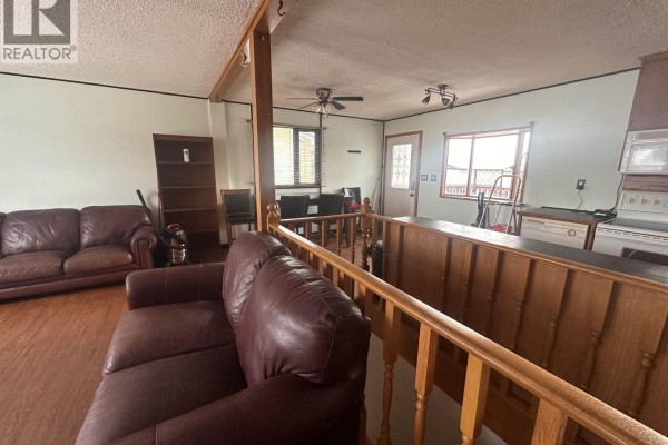 Primary Bedroom - 5204 Tamarack Crescent, Fort Nelson, BC V0C1R0 Photo 4