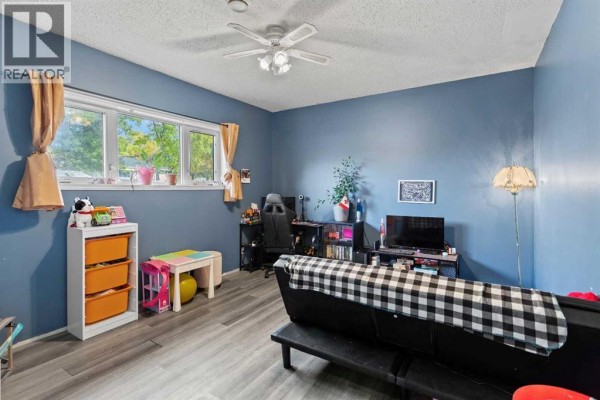 4pc Bathroom - 5205b 52 Avenue, Camrose, AB T4V4M3 Photo 4