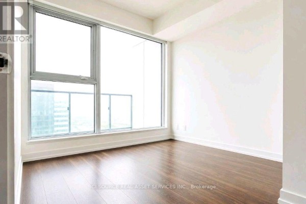 Family room - 5207 - 5 Buttermill Avenue, Vaughan, ON L4K0J5 Photo 3