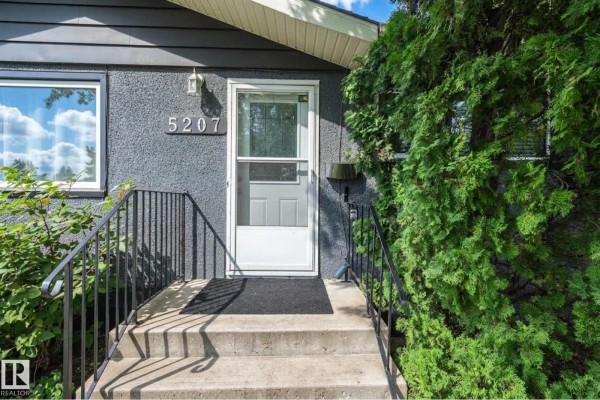 5207 103 Av Nw, Edmonton, AB, photo 2