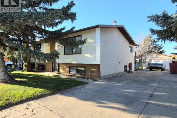 Primary Bedroom - 5209 40 Avenue, Taber, AB T1G1C6 Photo 5