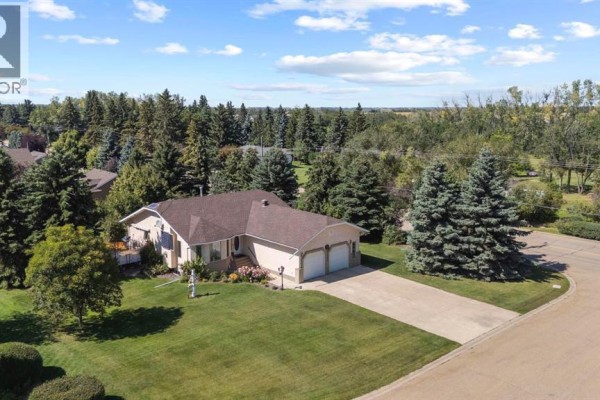 Primary Bedroom - 5209 57a Street, Stettler, AB T0C2L1 Photo 5