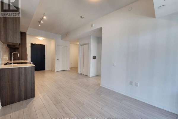 Den - 521 - 395 Dundas Street W, Oakville, ON L6M5R8 Photo 5