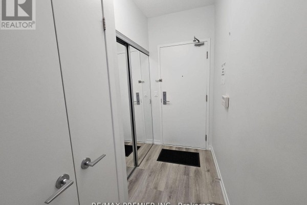 Living room - 521 - 55 East Liberty Street, Toronto, ON M6K3P9 Photo 2