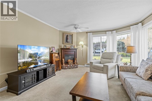 521 Birch Ave, Qualicum Beach, BC, photo 2