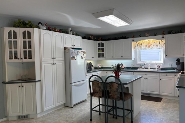Primary Bedroom - 521 Sixth Avenue E, Ste Rose Du Lac, MB R0L1S0 Photo 4