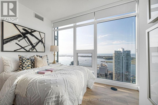 5210 - 1 Concord Cityplace Way, Toronto, ON, photo 2