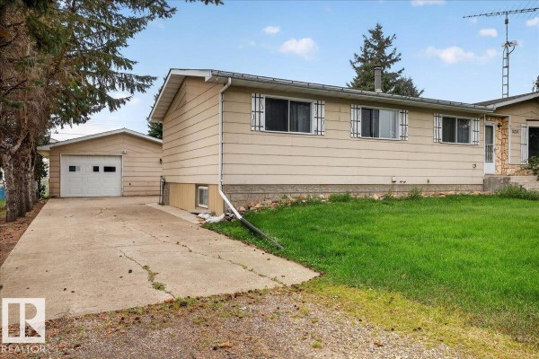 Primary Bedroom - 5210 49 St, Waskatenau, AB T0A3P0 Photo 5