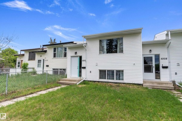 Primary Bedroom - 5210 55 Av, Wetaskiwin, AB T9A2P3 Photo 4