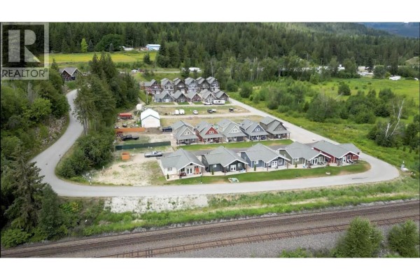 5211 Trans-canada Highway, Tappen, BC V1E2Z7 Photo 2