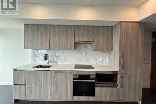 Kitchen - 5212 - 1 Concord Cityplace Way, Toronto, ON M5V0X3 Photo 3
