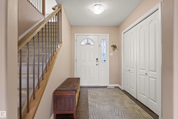 Primary Bedroom - 5214 205 St Nw, Edmonton, AB T6M2Y6 Photo 4