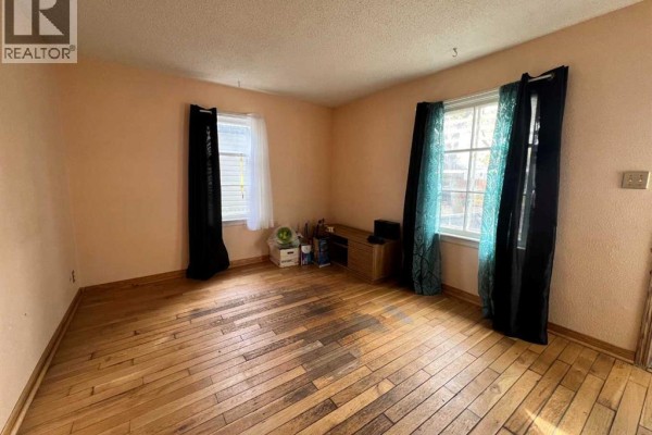 Bedroom - 5215 54 Street, Camrose, AB T4V2A9 Photo 4