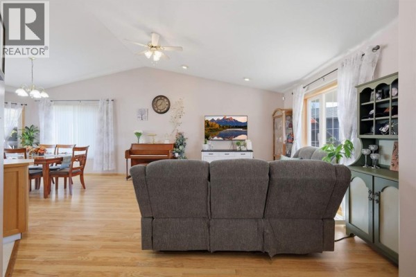 Dining room - 5216 55 Avenue, Eckville, AB T0M0X0 Photo 3
