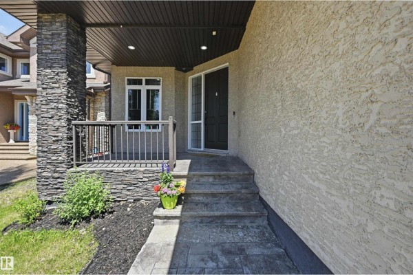 5216 Mullen Ct Nw, Edmonton, AB, photo 3