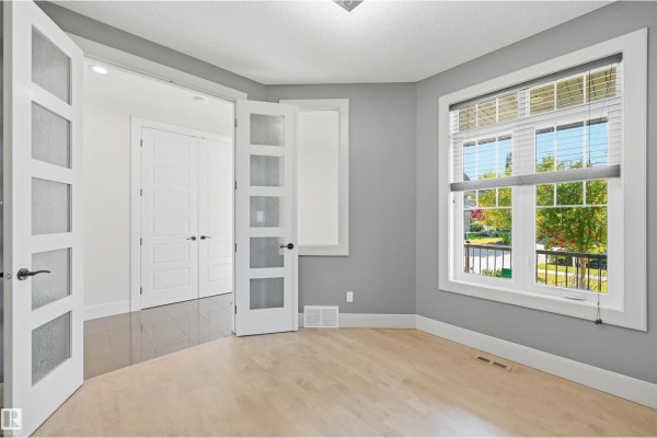 Primary Bedroom - 5216 Mullen Ct Nw, Edmonton, AB T6R0R2 Photo 5