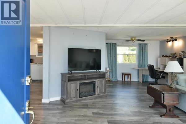 5218 Sunshine Coast Highway, Sechelt, BC, photo 3