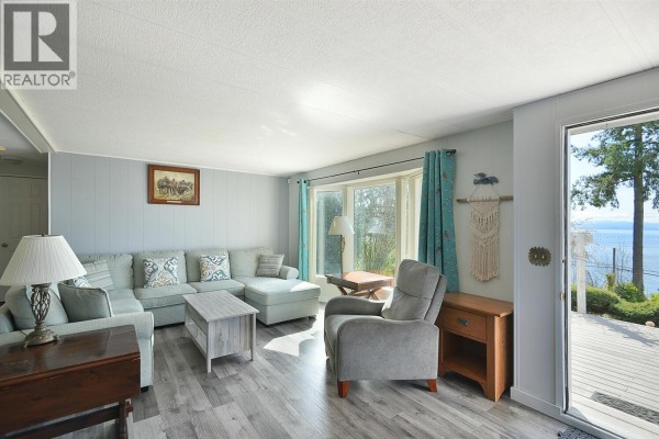 5218 Sunshine Coast Highway, Sechelt, BC V7Z0C1 Photo 4