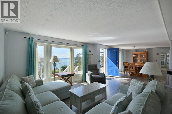 5218 Sunshine Coast Highway, Sechelt, BC V7Z0C1 Photo 5