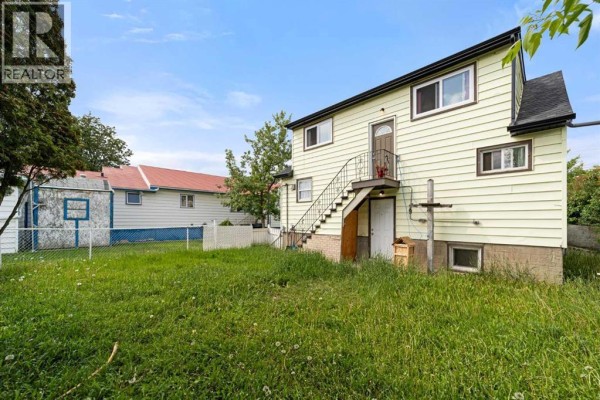 5219 50 Avenue, Camrose, AB T4V0T1 Photo 4