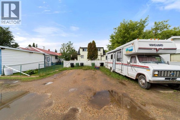 5219 50 Avenue, Camrose, AB T4V0T1 Photo 5