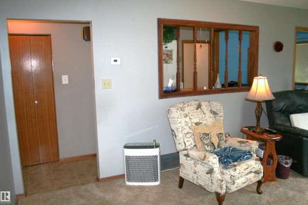 Family room - 5219 52 Ave, Viking, AB T0B4N0 Photo 4