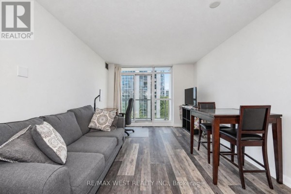 Kitchen - 522 - 600 Fleet Street, Toronto, ON M5V1B7 Photo 2