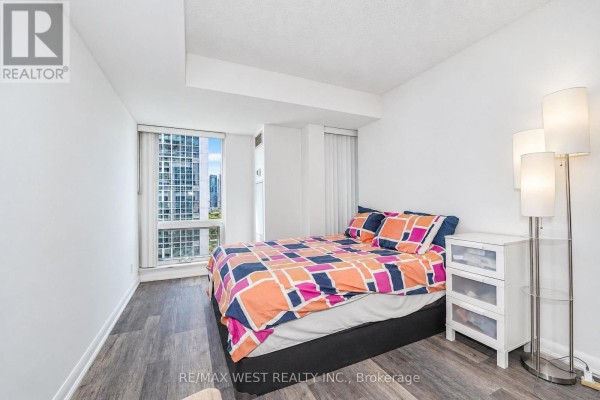 522 - 600 Fleet Street, Toronto, ON M5V1B7 Photo 5