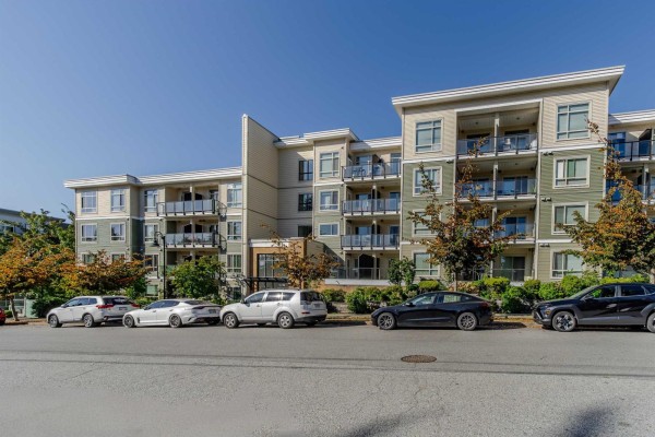 522 13789 107a Avenue, Surrey, BC V3T0B8 Photo 2