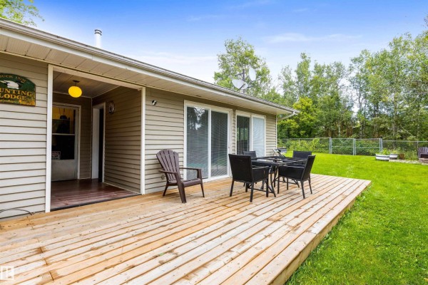 Kitchen - 522 5 St, Rural Lac Ste  Anne County, AB T0E1A0 Photo 2