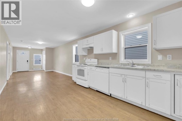 Laundry room - 522 Bridge, Windsor, ON N9B2M4 Photo 5