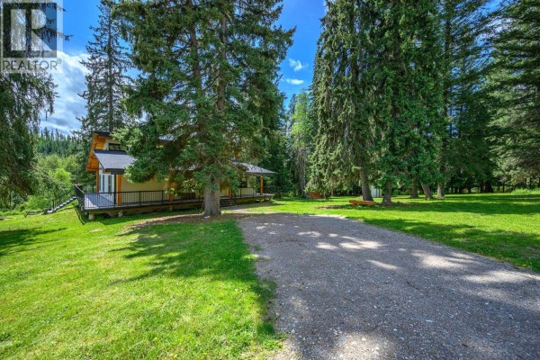 Loft - 522 North Fork Road, Cherryville, BC V0E2G0 Photo 2